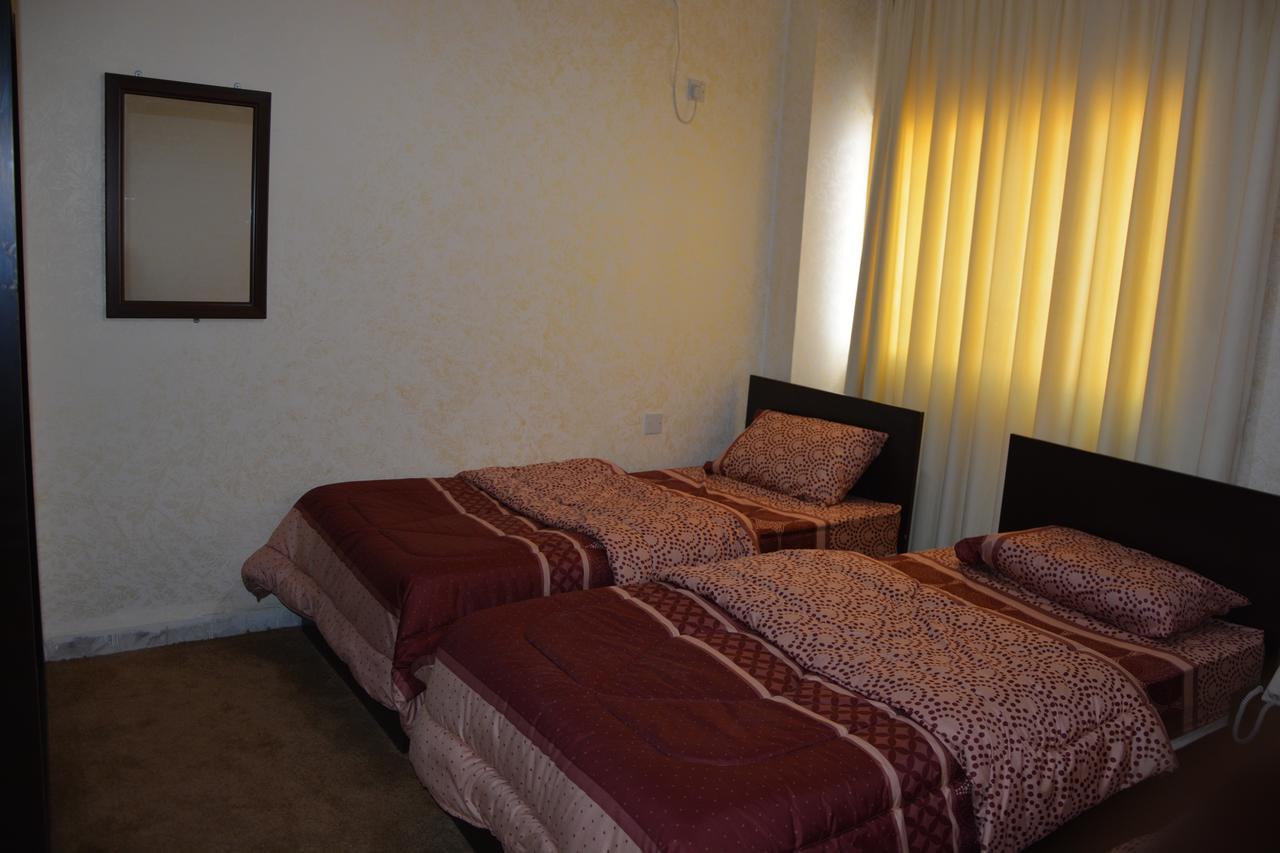 Teeba Palace Hotel Suites Amman Esterno foto