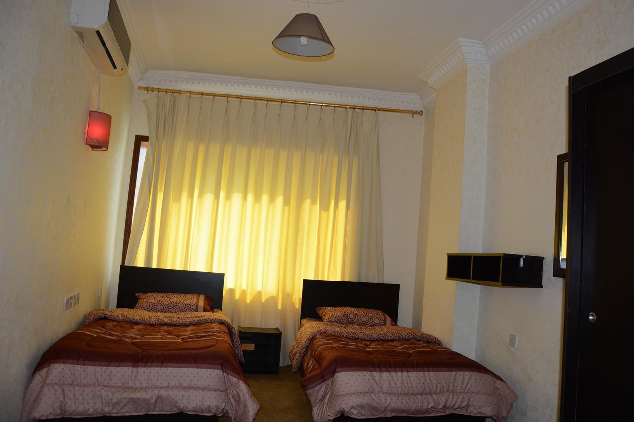 Teeba Palace Hotel Suites Amman Esterno foto