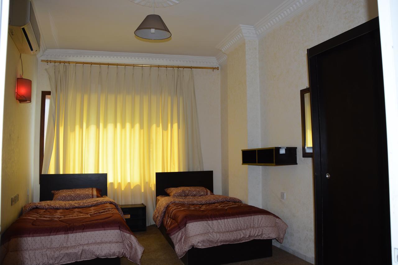 Teeba Palace Hotel Suites Amman Esterno foto