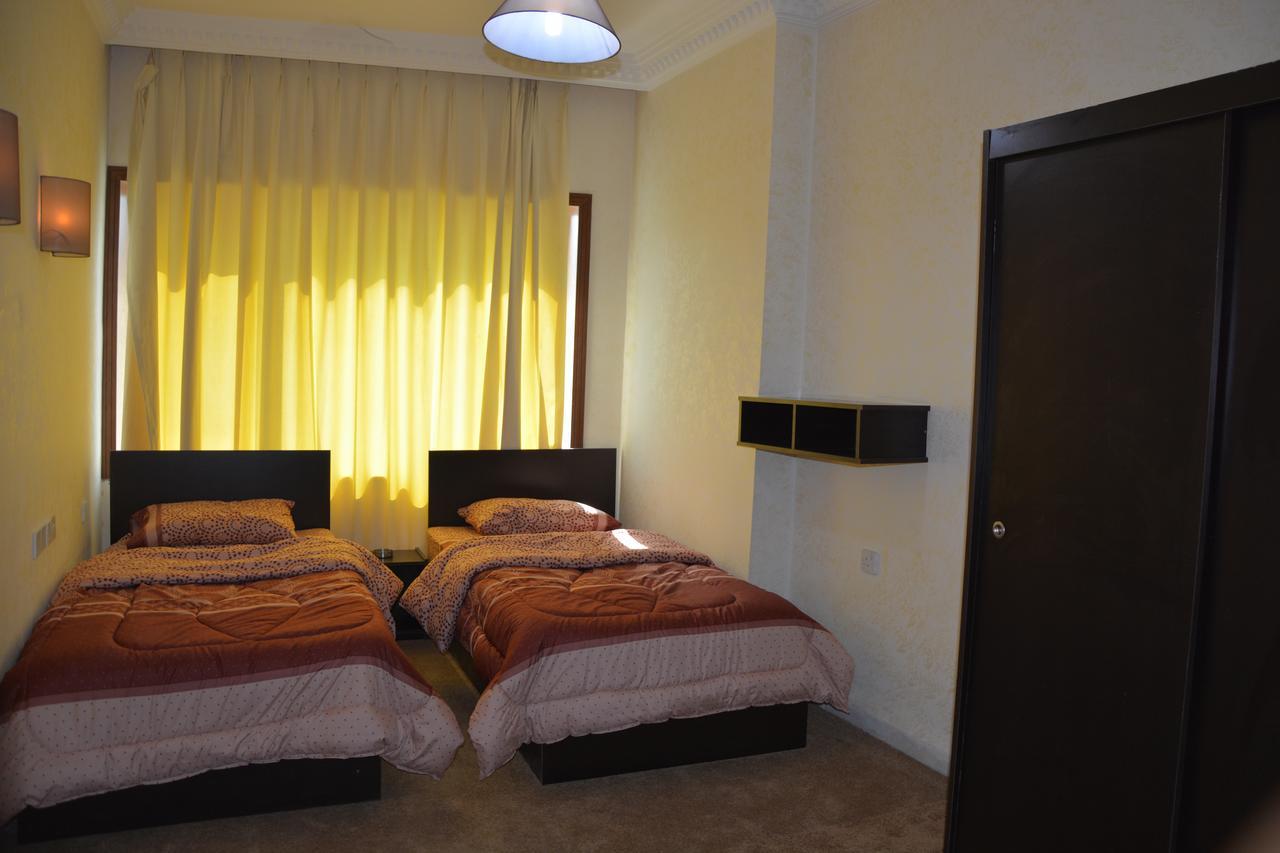 Teeba Palace Hotel Suites Amman Esterno foto