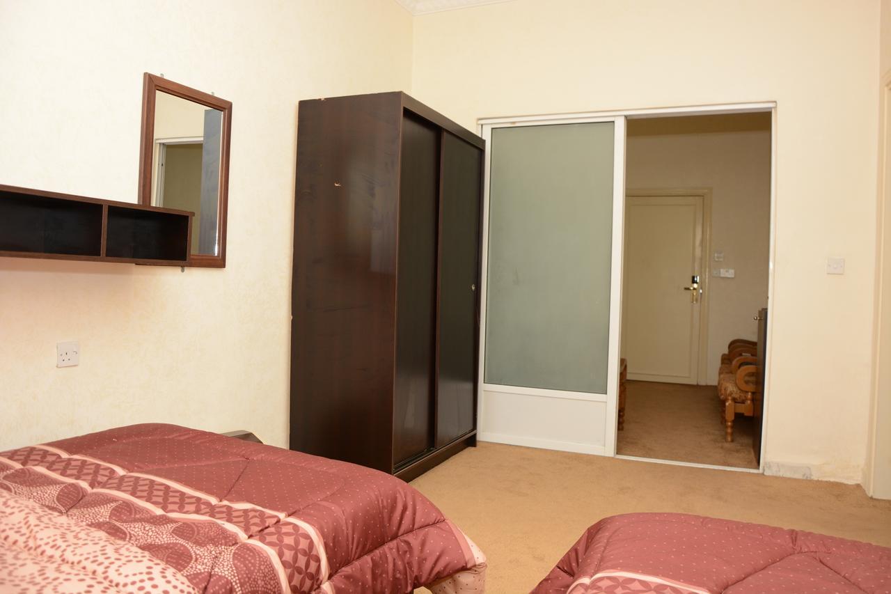Teeba Palace Hotel Suites Amman Esterno foto