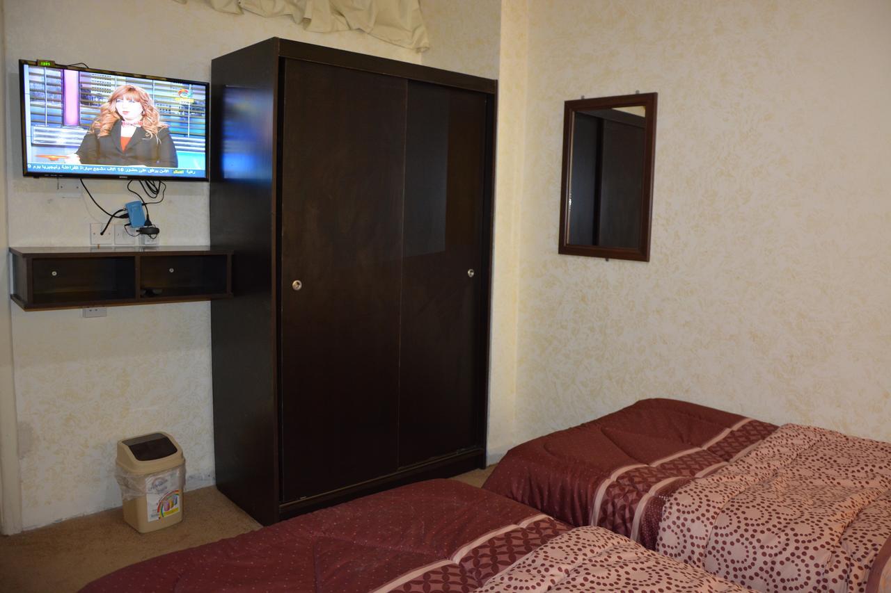 Teeba Palace Hotel Suites Amman Esterno foto