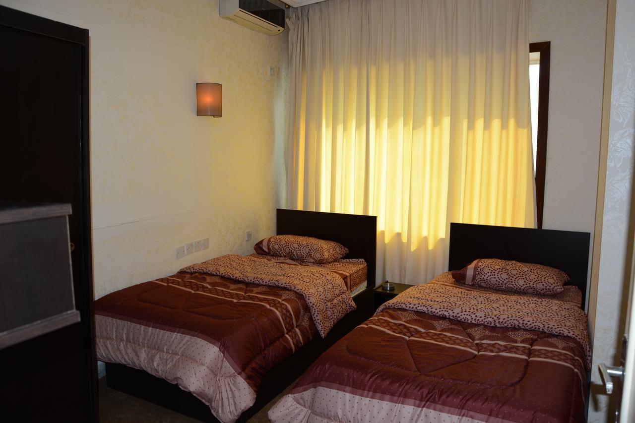 Teeba Palace Hotel Suites Amman Esterno foto