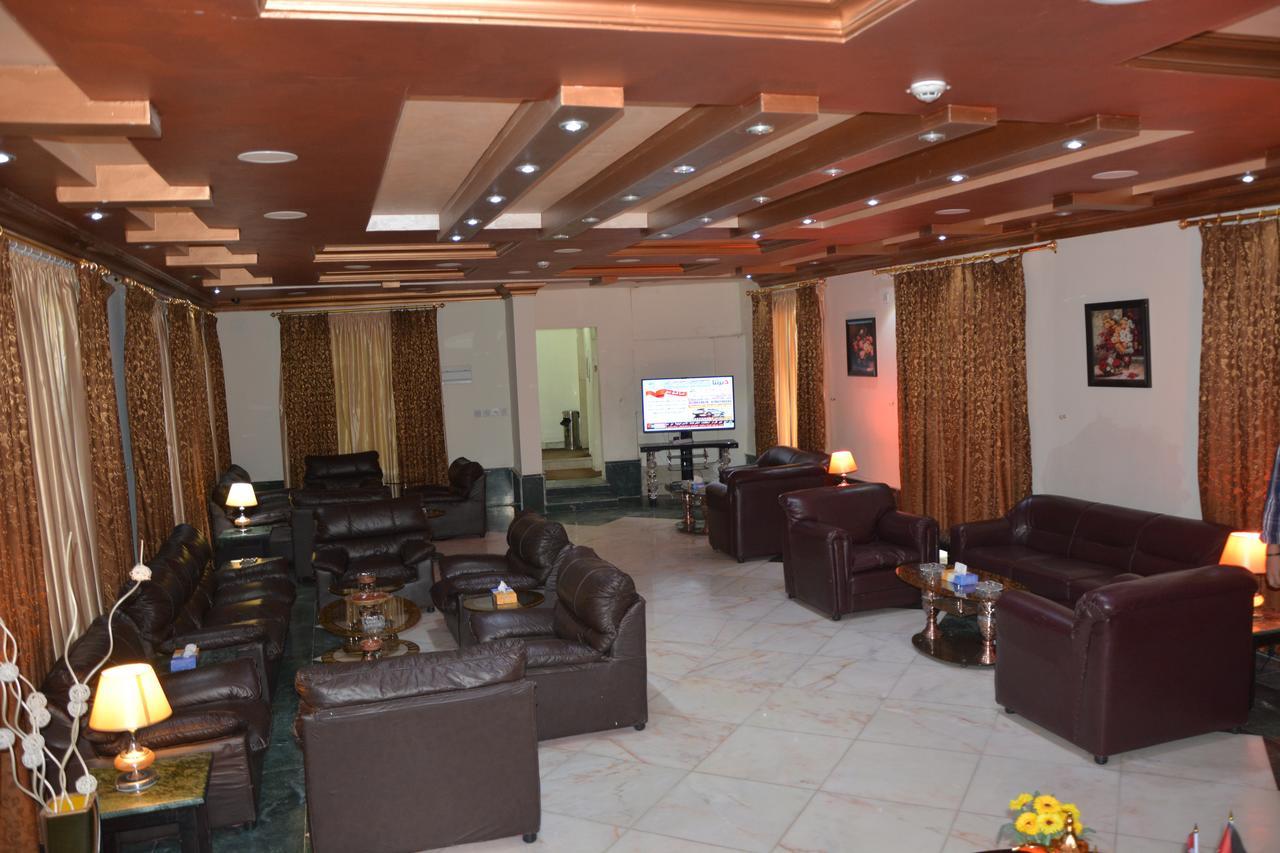 Teeba Palace Hotel Suites Amman Esterno foto