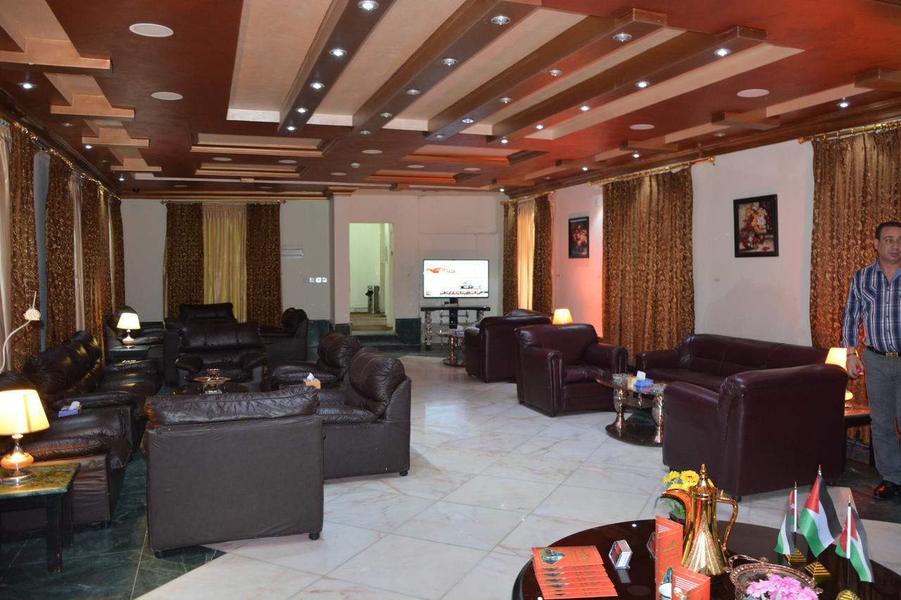 Teeba Palace Hotel Suites Amman Esterno foto