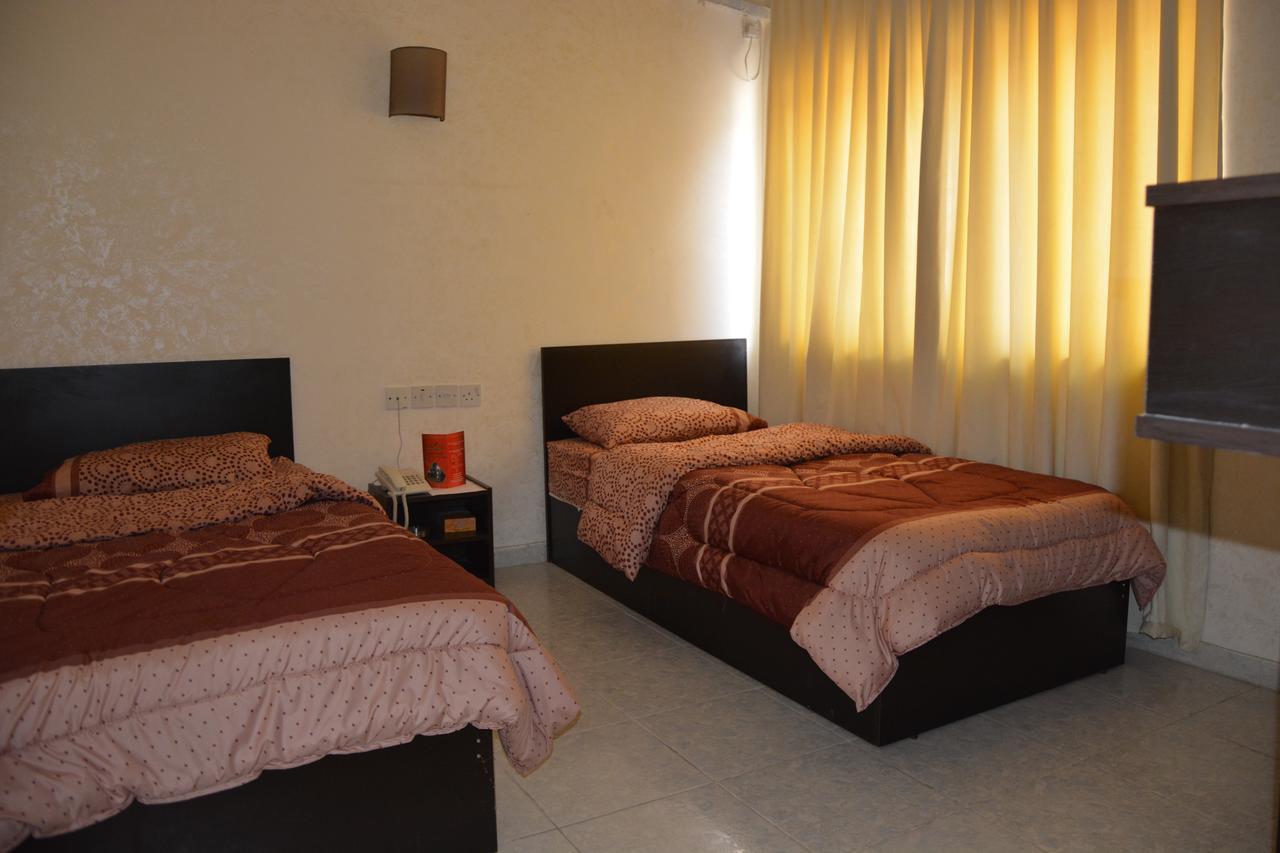 Teeba Palace Hotel Suites Amman Esterno foto