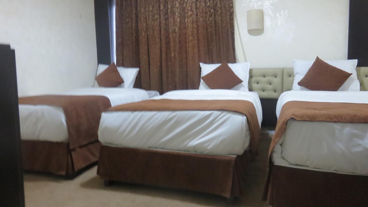 Teeba Palace Hotel Suites Amman Esterno foto