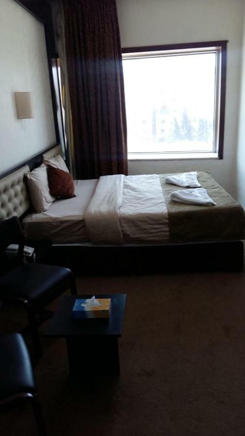 Teeba Palace Hotel Suites Amman Esterno foto