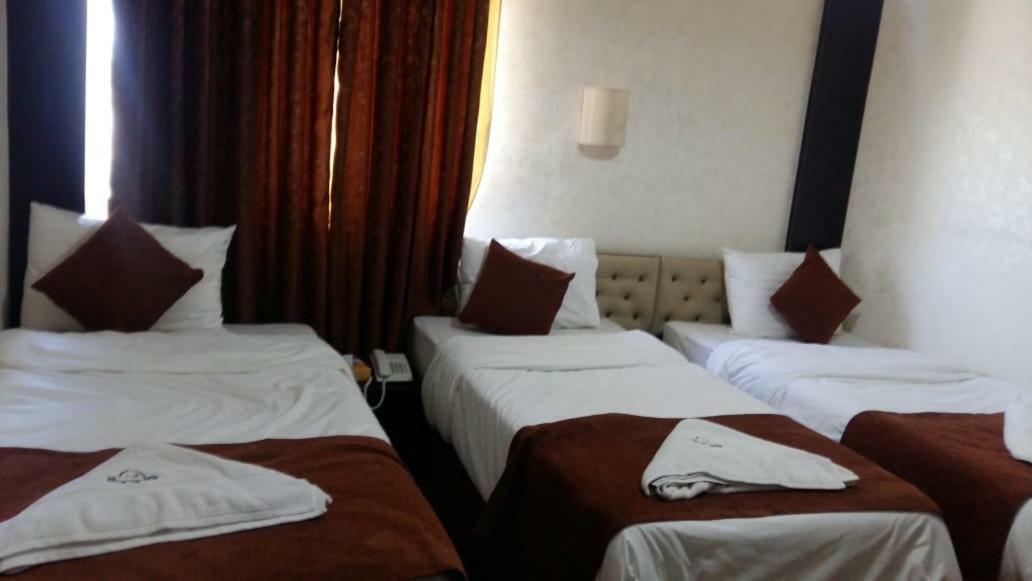 Teeba Palace Hotel Suites Amman Esterno foto